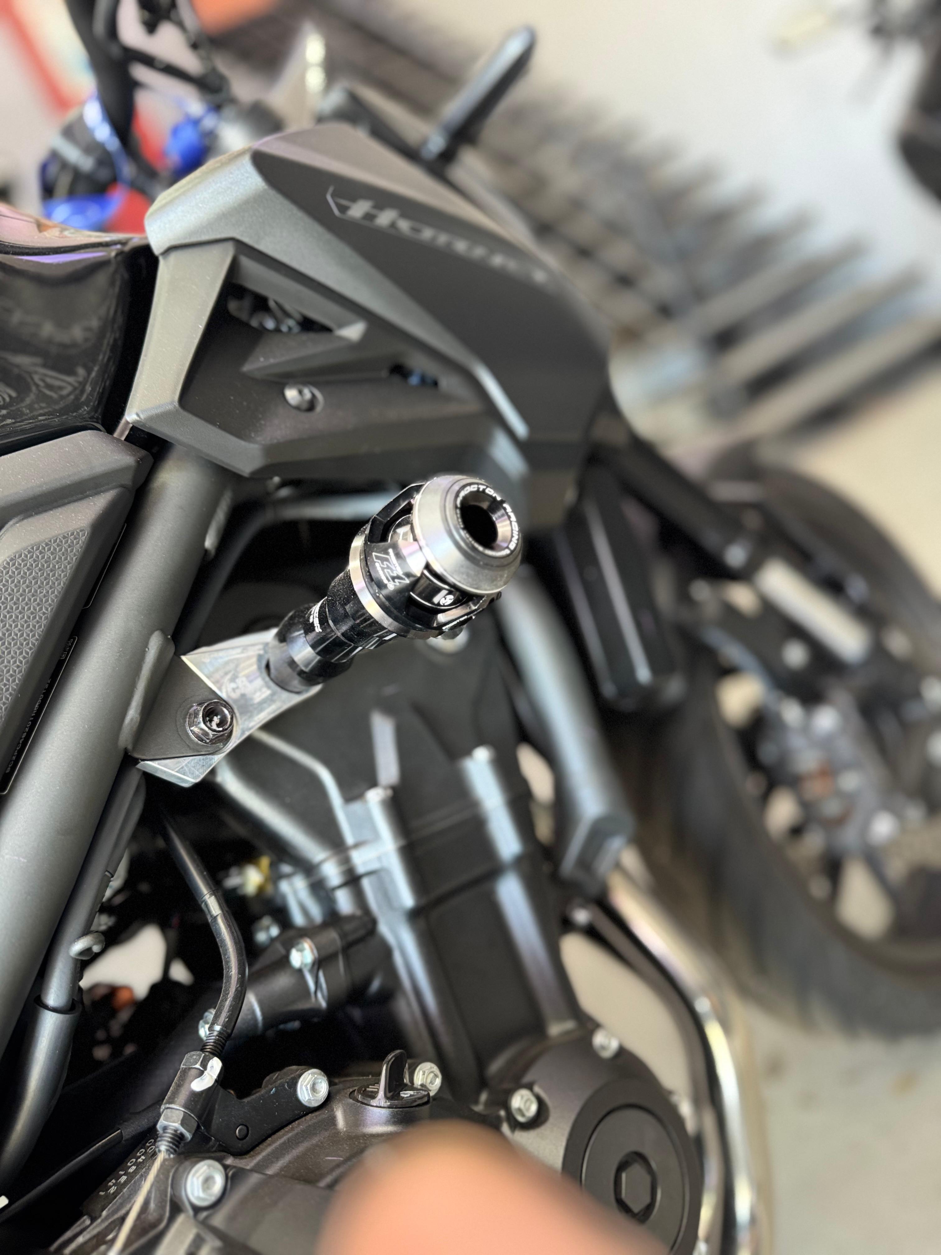 Honda - CB500 Hornet (2025-on) - Procton Racing Rotational Impact System – Frame Sliders F1