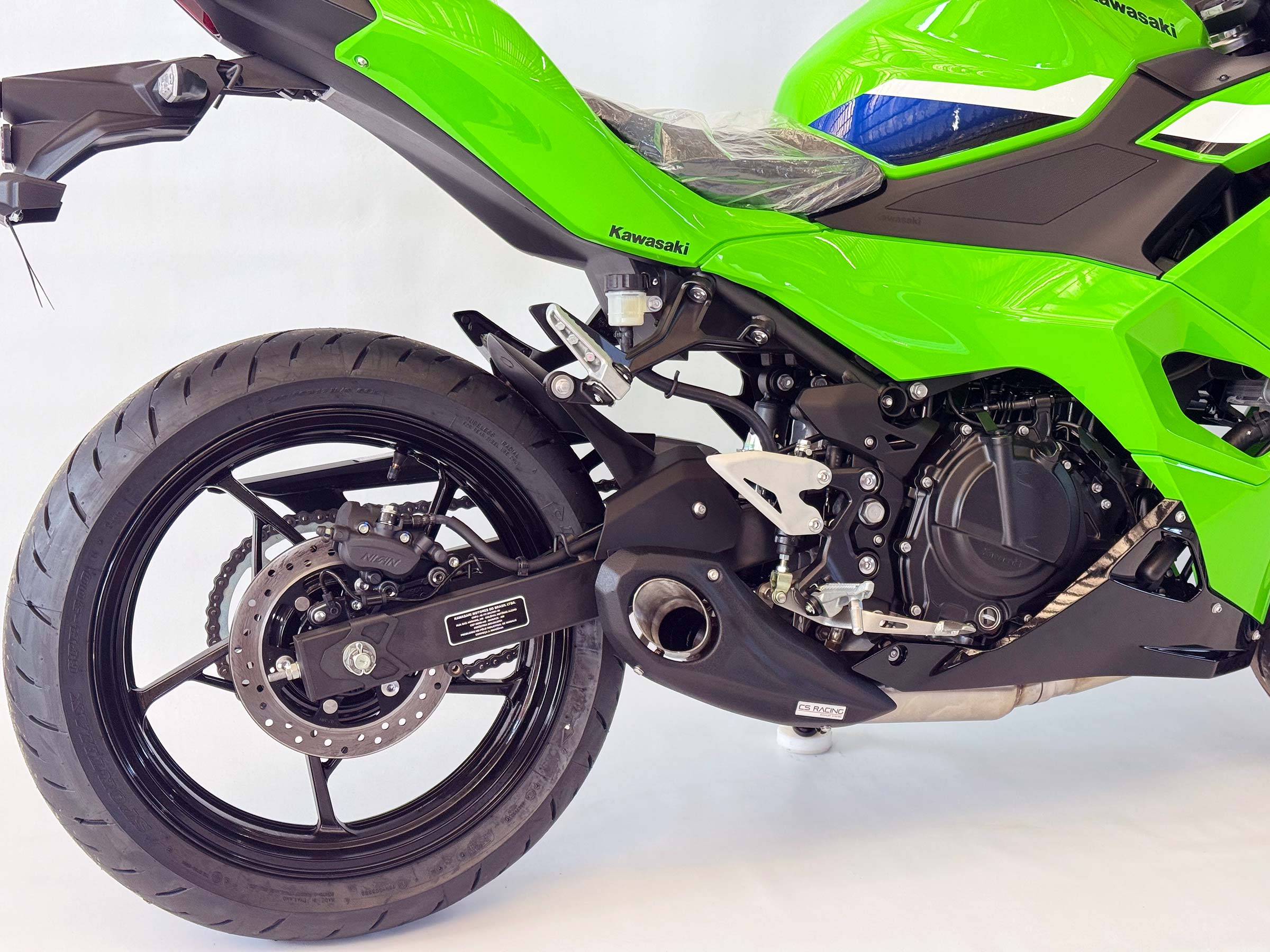 Scarico Slip-on Racing CS Kawasaki Z400 / Ninja 400 dal 2018 in poi + dB Killer (richieste modifiche)