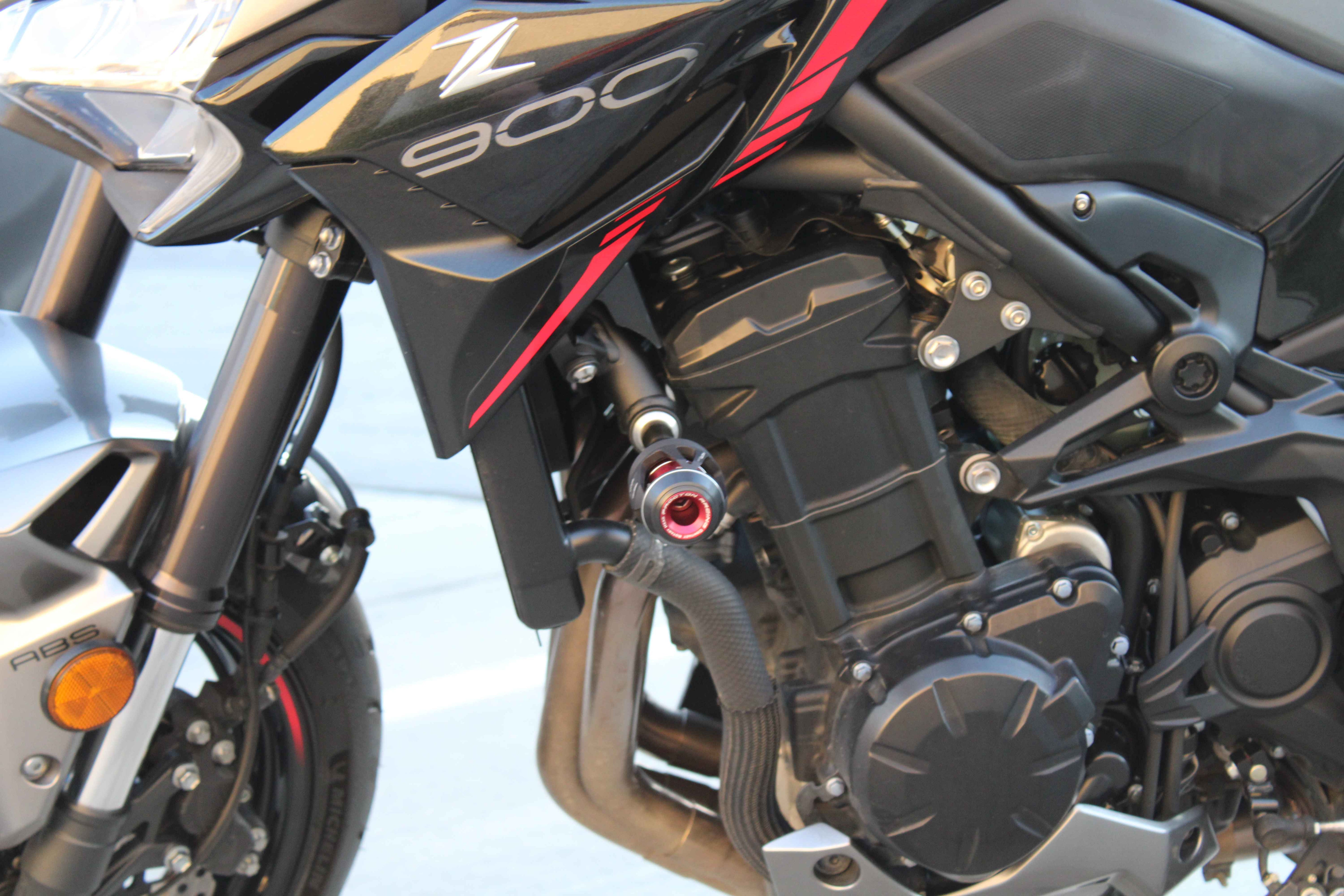 Deslizador de chasis Procton F1 - Kawasaki - Z900 /SE/R/RS CAFE (2017 en adelante)