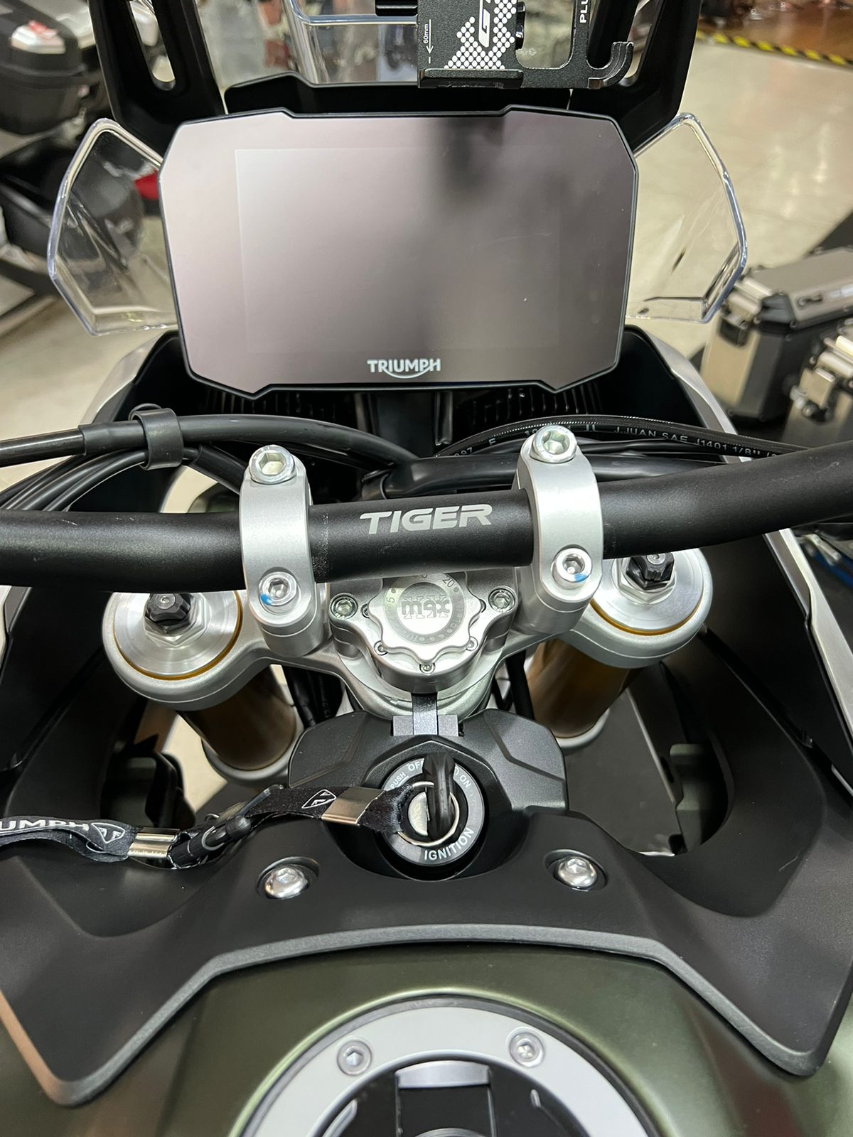 Amortiguador de dirección MaxRacing MAX20 - Triumph - Tiger 900