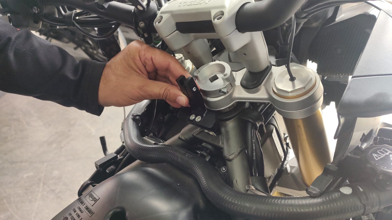Amortiguador de dirección MaxRacing MAX20 - Triumph - Tiger Explorer 1200 XCX