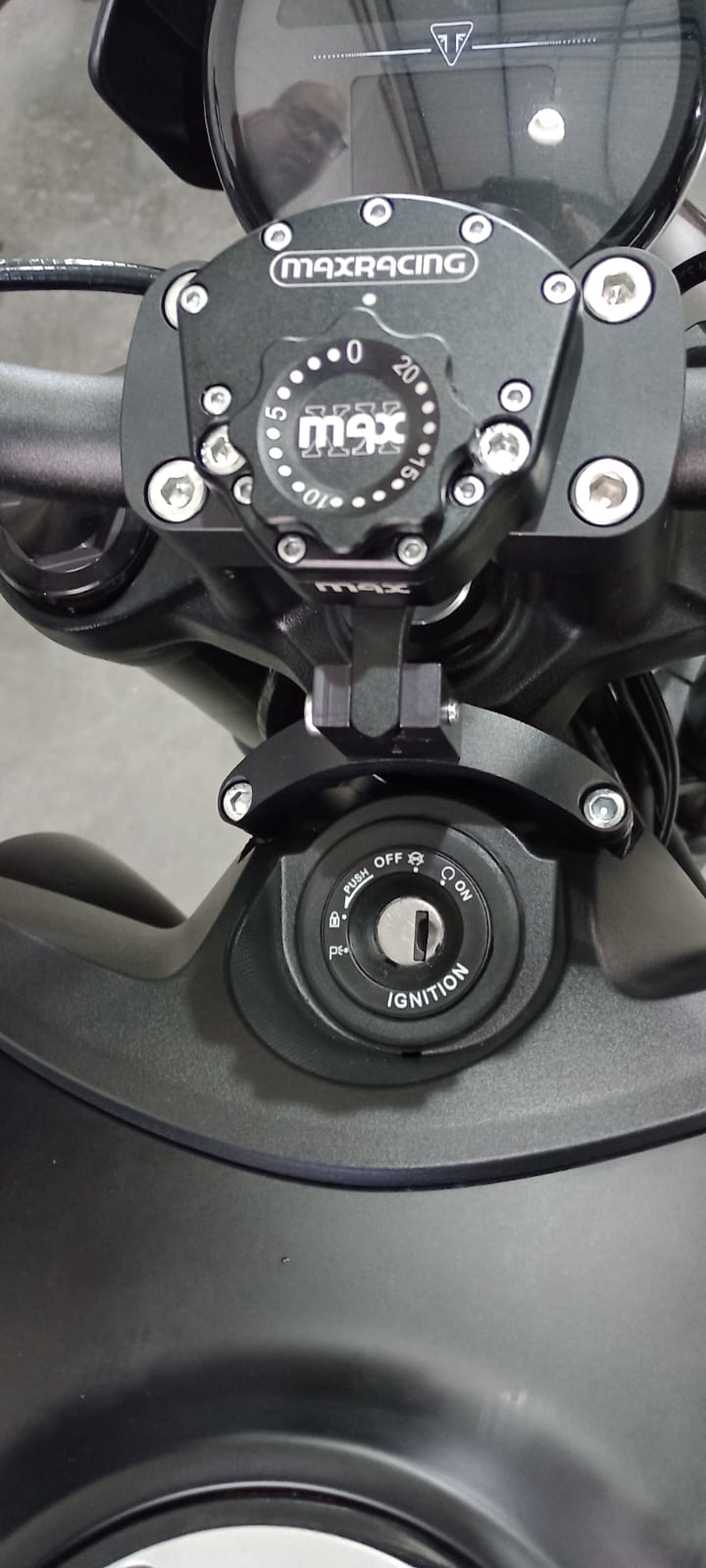 Amortiguador de dirección MaxRacing MAX20 - Triumph - Trident 660