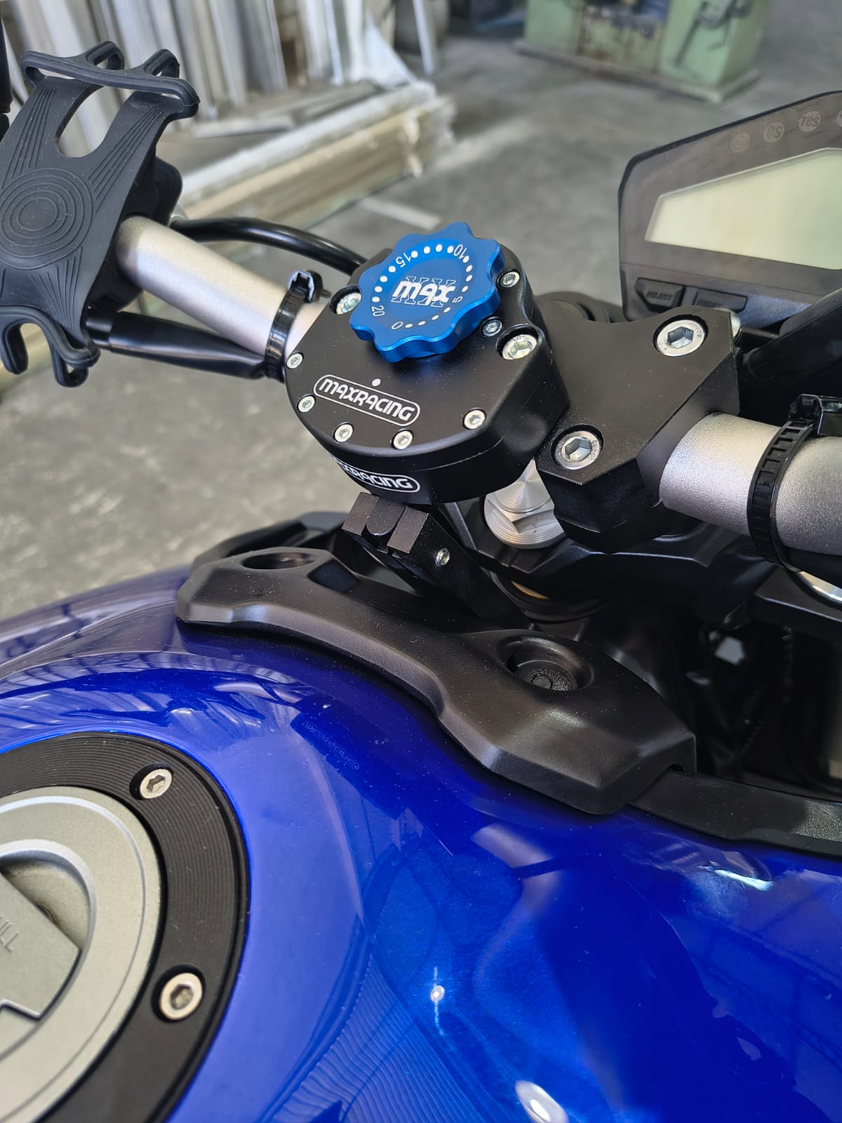 Yamaha MT-09 2014-20 Max Racing Steering Stabilizer 01