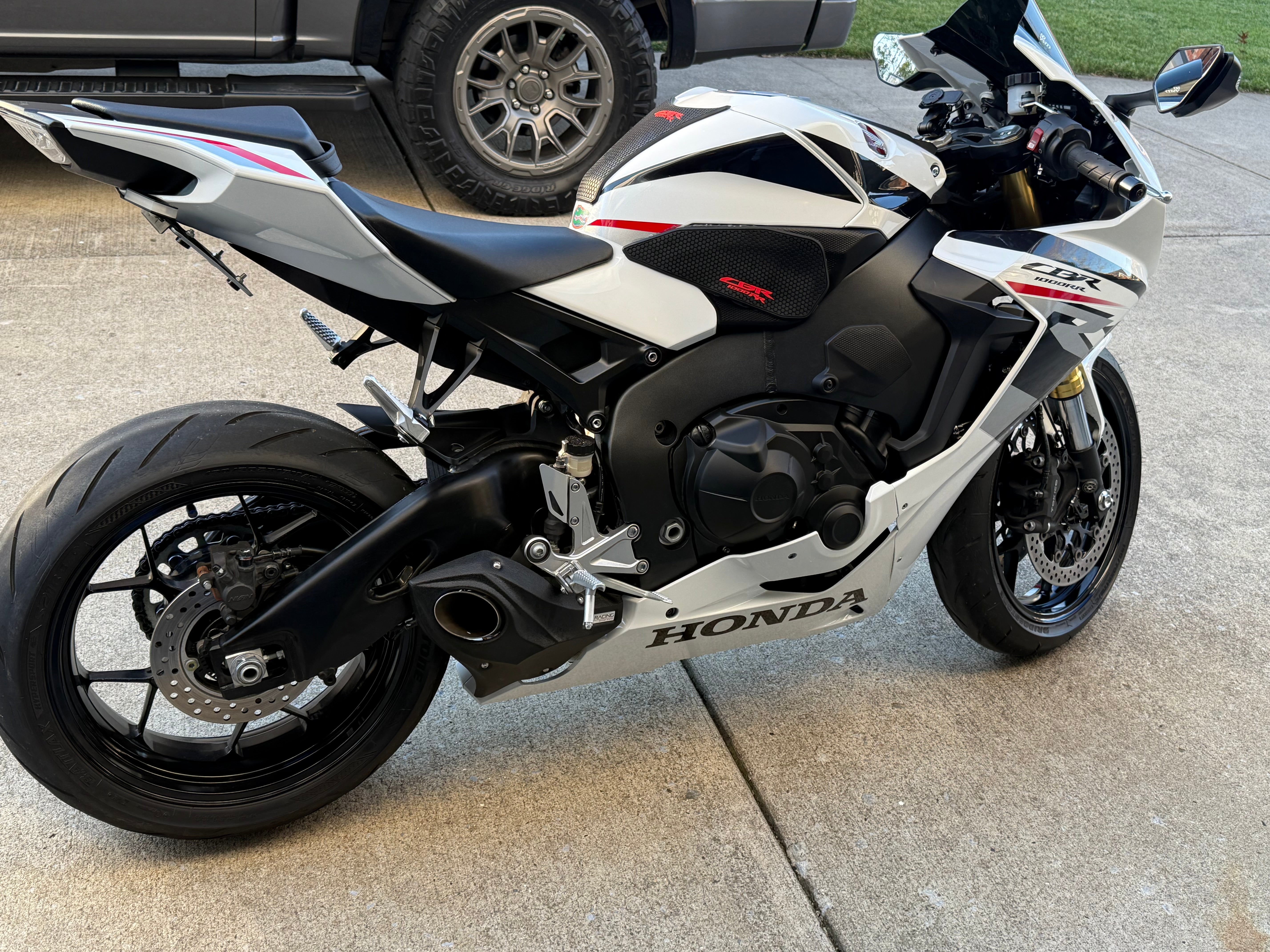 2017-25 Honda CBR1000RR / SP CS Racing Slip-on Exhaust | Muffler + dB Killer (+4hp)