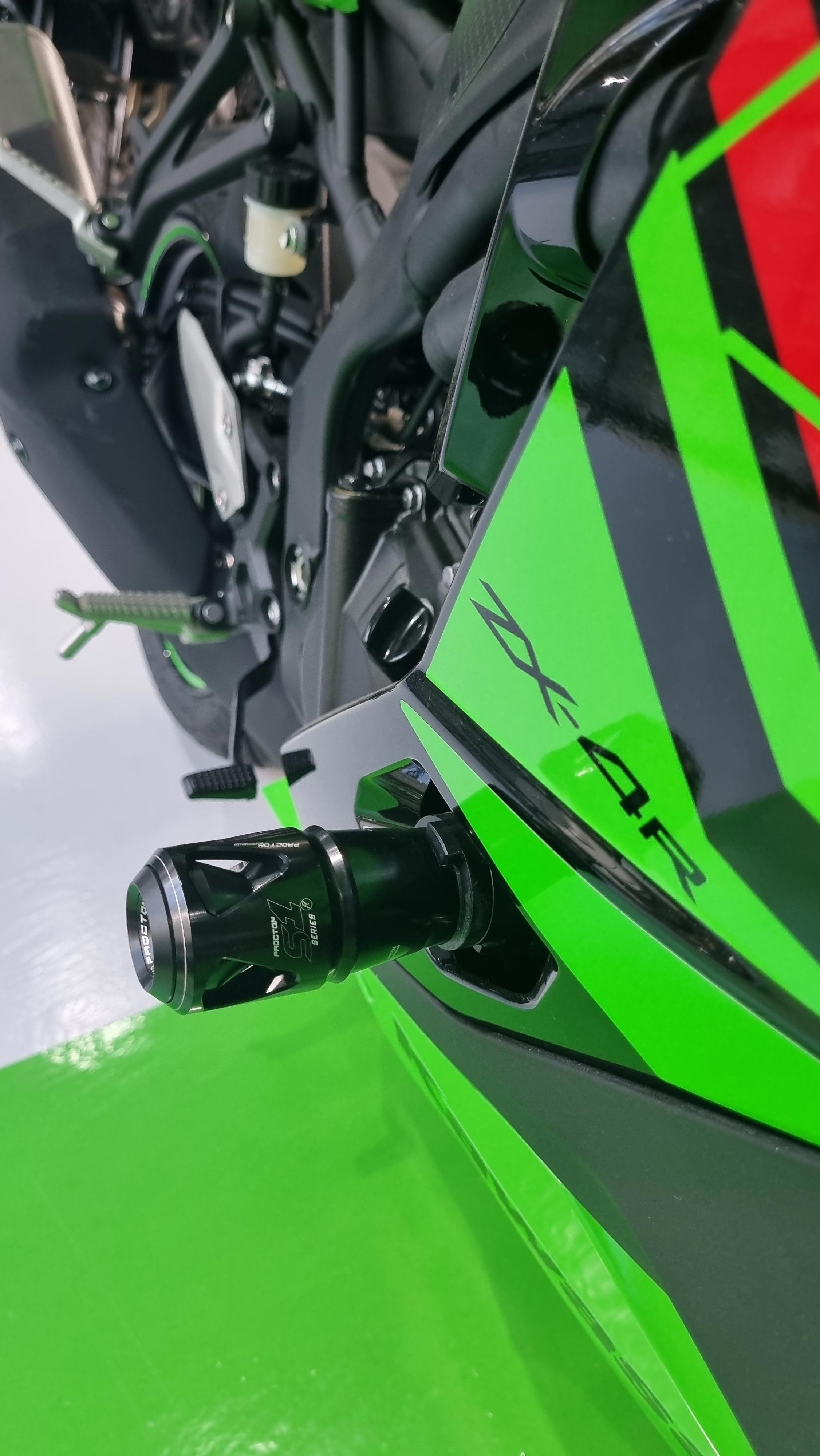 Kawasaki - ZX-4R / RR - Procton Racing Rotational Impact System – Frame Sliders S1