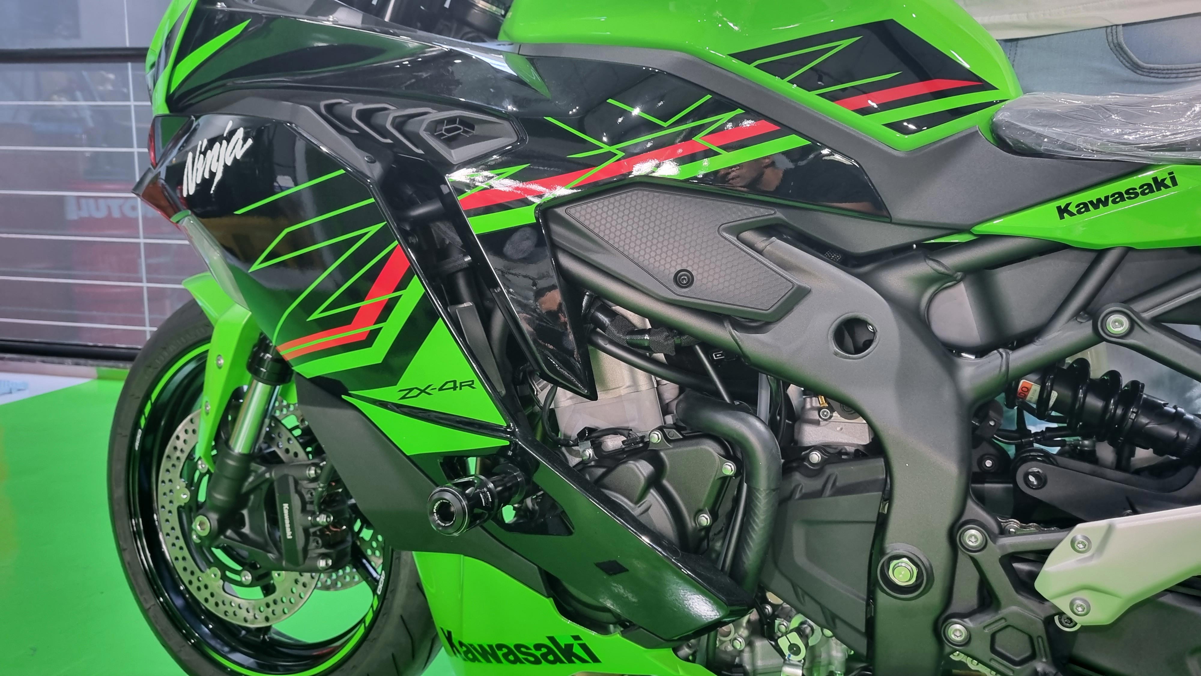 Kawasaki - ZX-4R / RR - Procton Racing Rotational Impact System – Frame Sliders S1