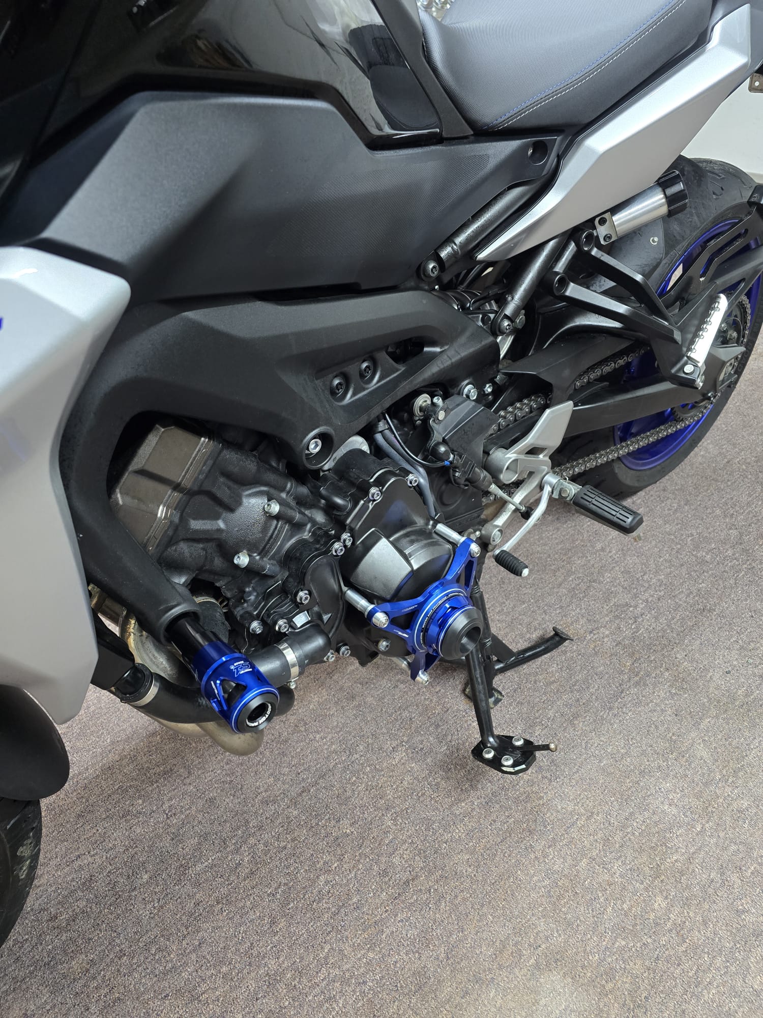 Protezione per coperchio motore Procton - Sinistra - Yamaha MT-09 / SP | FZ-09 | XSR 900 | Tracer 900 / GT